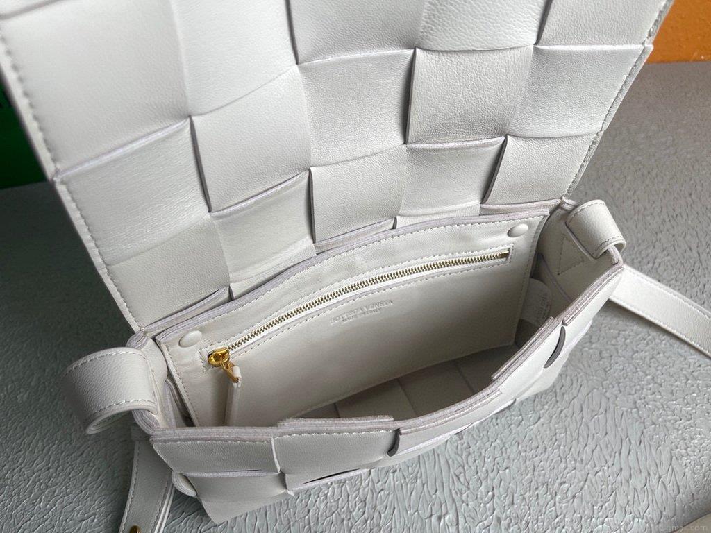 Bottega Veneta BV 578004 Cassette Cross-body Bag 58890 White
