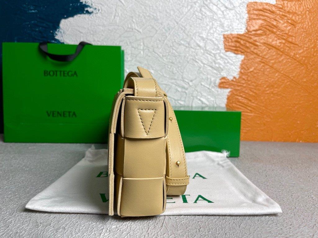 Bottega Veneta BV 578004 Cassette Cross-body Bag 58890 Apricot