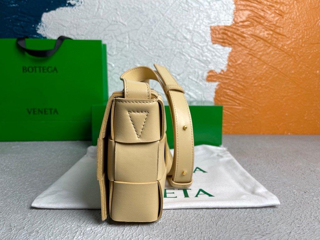 Bottega Veneta BV 578004 Cassette Cross-body Bag 58890 Light Apricot