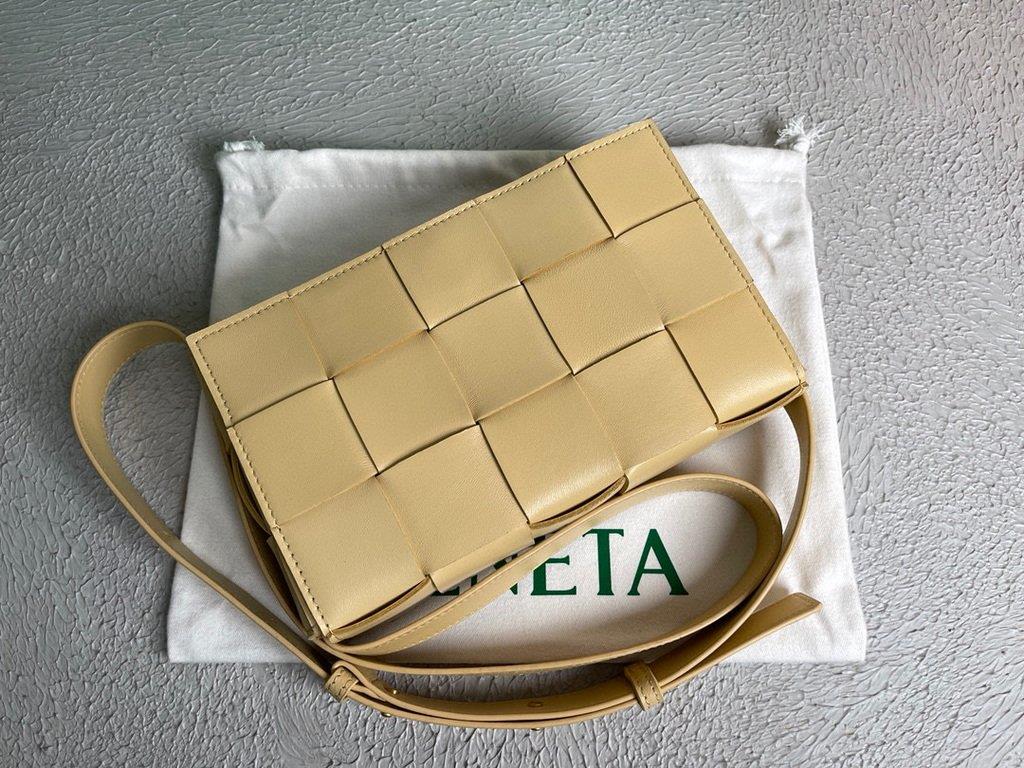 Bottega Veneta BV 578004 Cassette Cross-body Bag 58890 Light Apricot