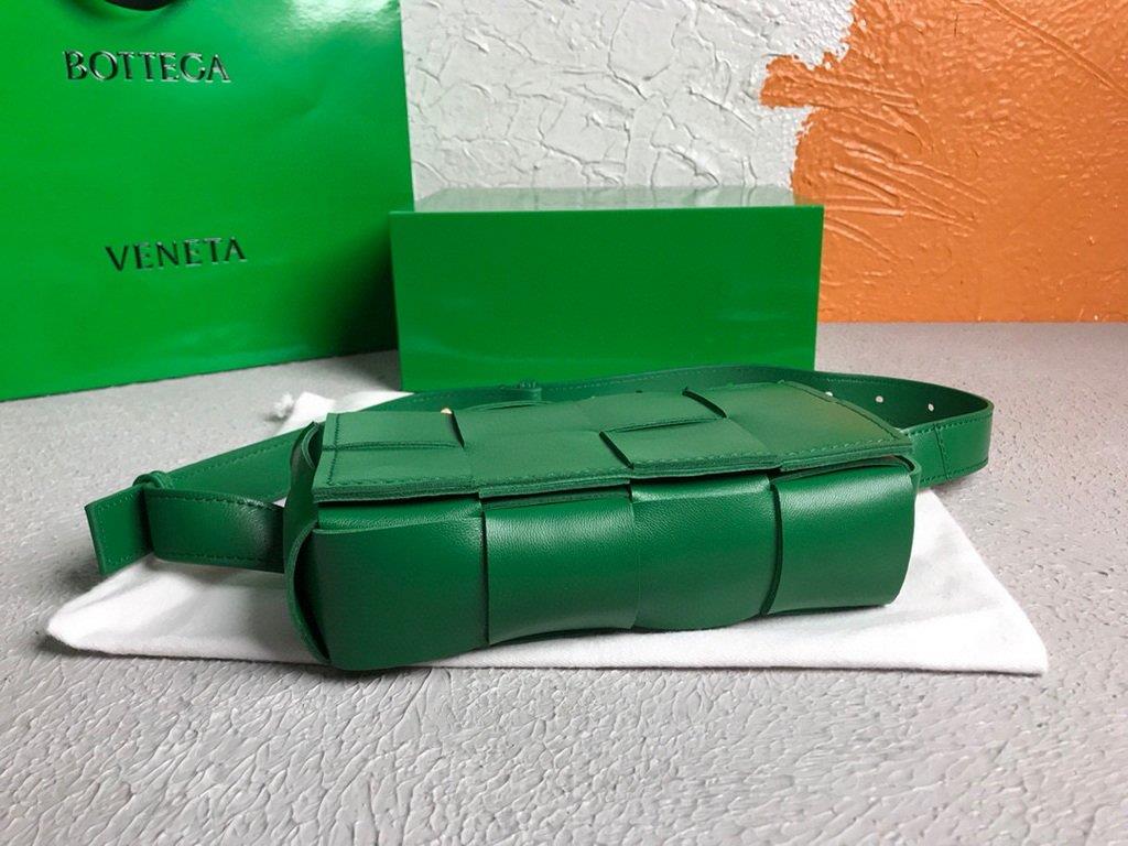 Bottega Veneta BV 639367 Belt-Cassette 55869 Bag Dark Green