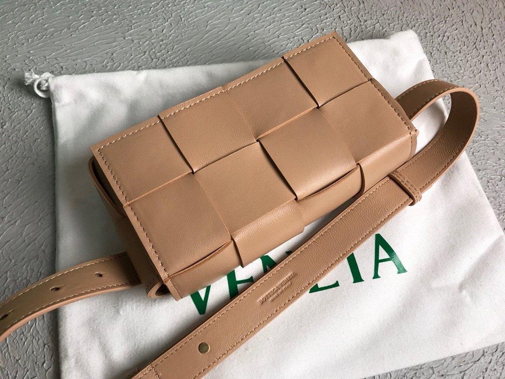 Bottega Veneta BV 639367 Belt-Cassette 55869 Bag Light Pink