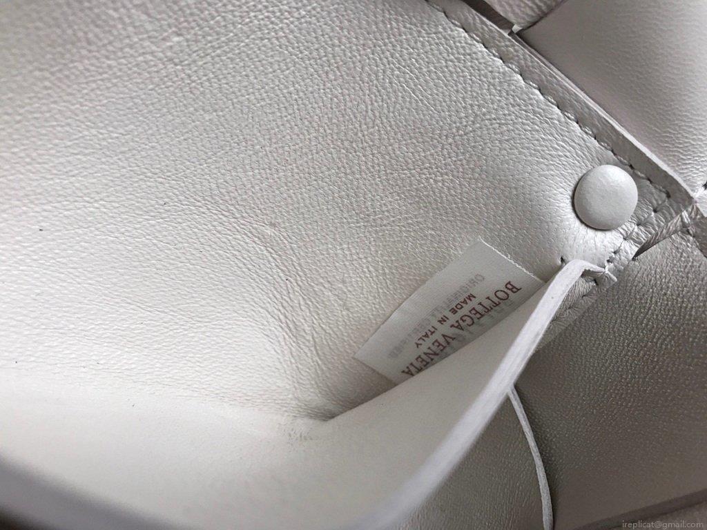 Bottega Veneta BV 639367 Belt-Cassette 55869 Bag White