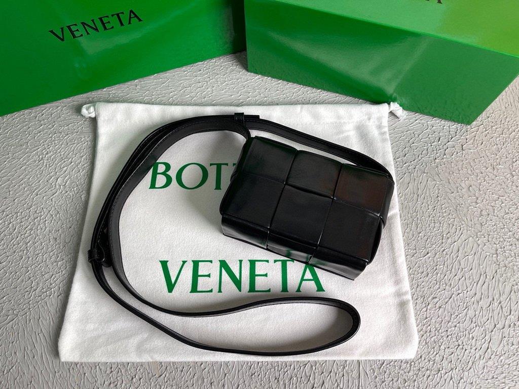 Bottega Veneta BV 666688 Cassette Shoulder Bag 33993 Black