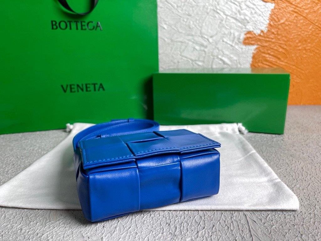 Bottega Veneta BV 666688 Cassette Shoulder Bag 33993 Blue