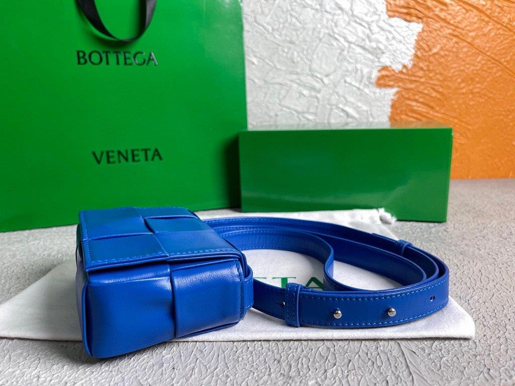 Bottega Veneta BV 666688 Cassette Shoulder Bag 33993 Blue