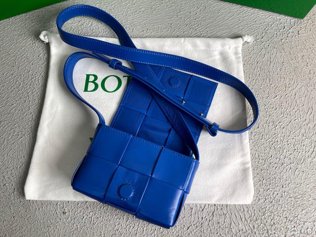 Bottega Veneta BV 666688 Cassette Shoulder Bag 33993 Blue