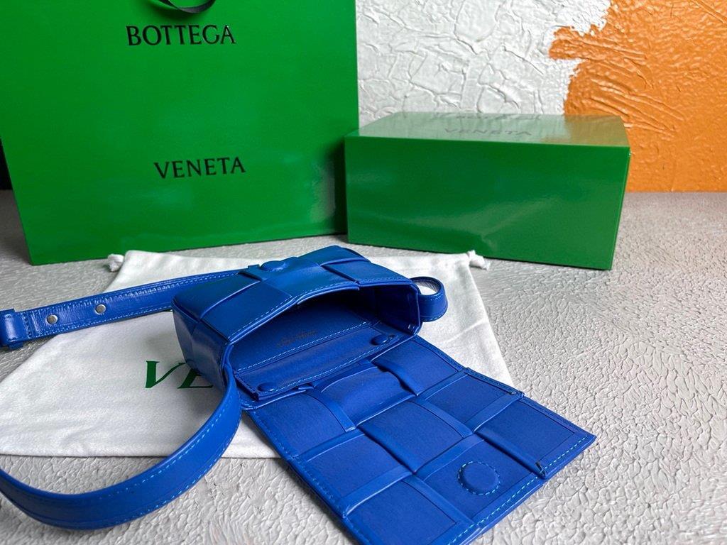Bottega Veneta BV 666688 Cassette Shoulder Bag 33993 Blue