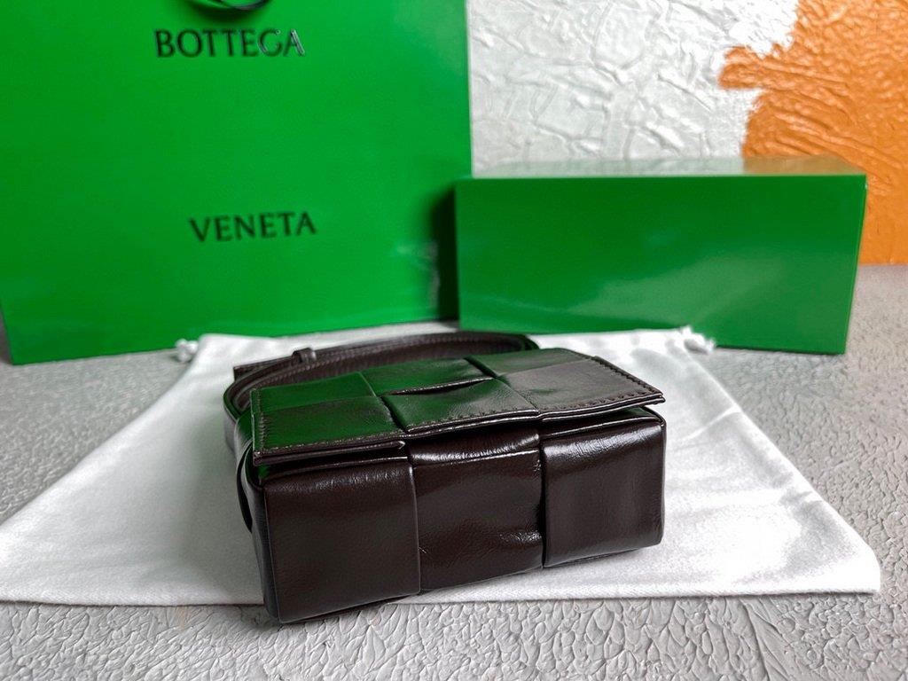 Bottega Veneta BV 666688 Cassette Shoulder Bag 33993 Dark Brown
