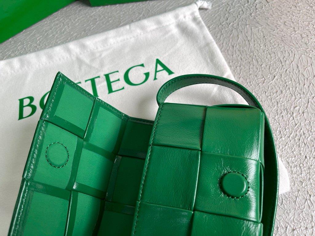 Bottega Veneta BV 666688 Cassette Shoulder Bag 33993 Dark Green