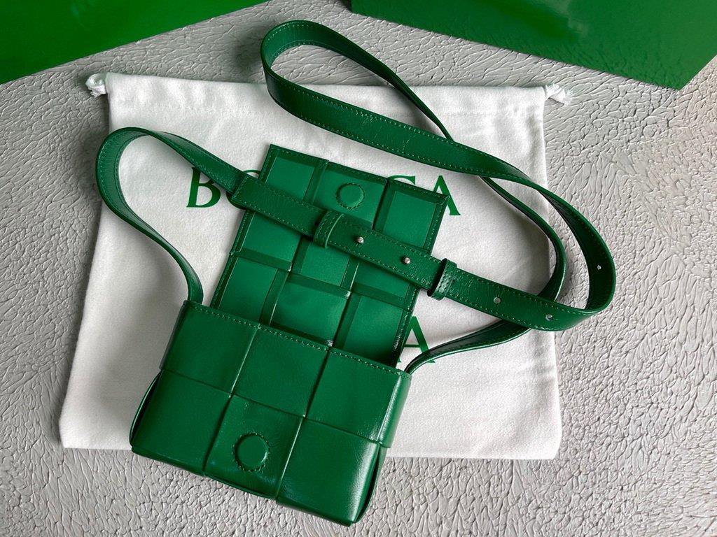 Bottega Veneta BV 666688 Cassette Shoulder Bag 33993 Dark Green