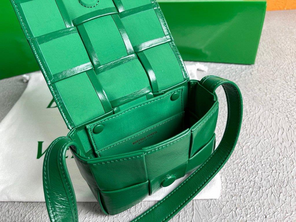 Bottega Veneta BV 666688 Cassette Shoulder Bag 33993 Dark Green