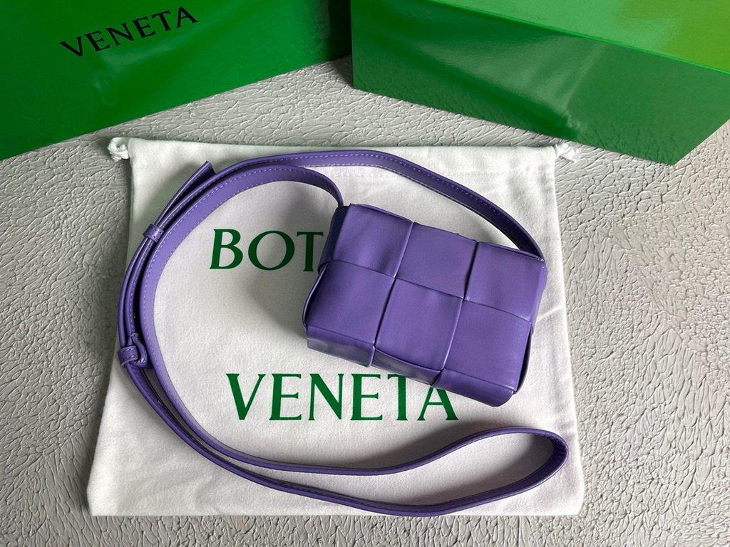 Bottega Veneta BV 666688 Cassette Shoulder Bag 33993 Purple