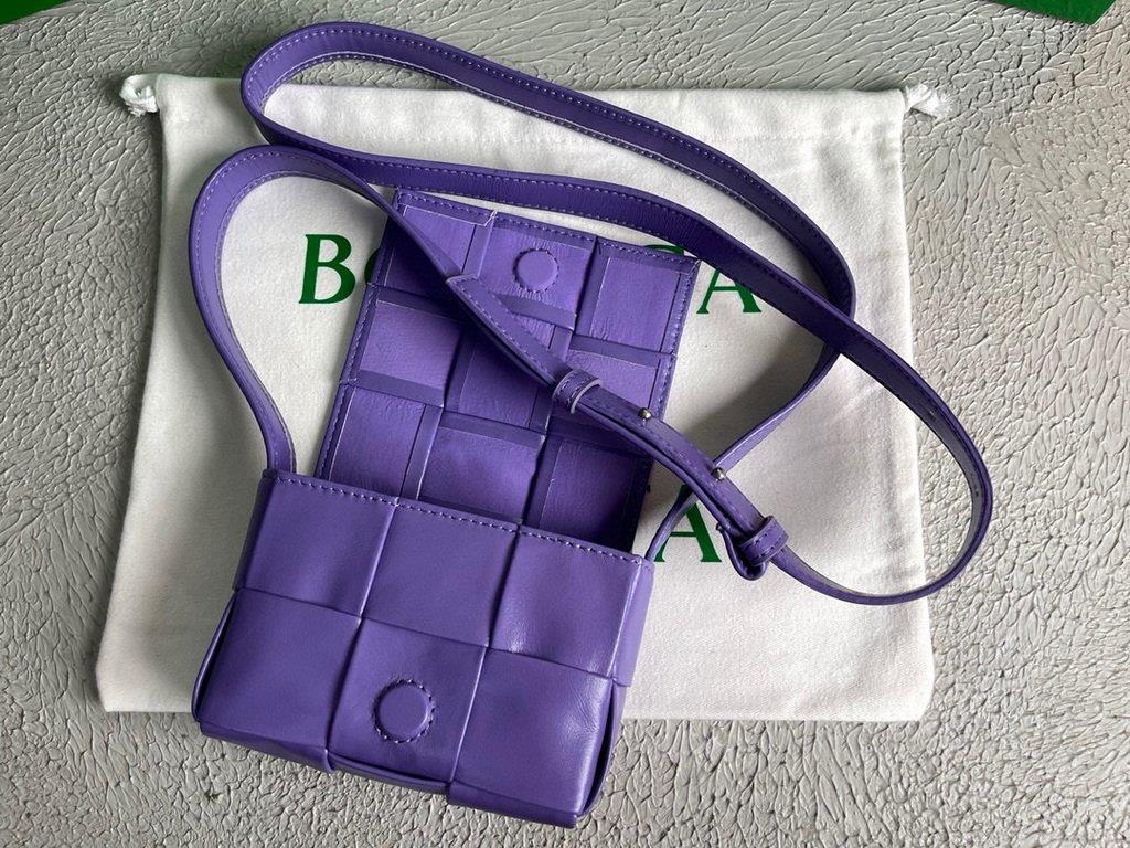 Bottega Veneta BV 666688 Cassette Shoulder Bag 33993 Purple