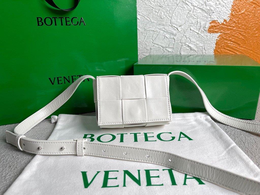 Bottega Veneta BV 666688 Cassette Shoulder Bag 33993 White