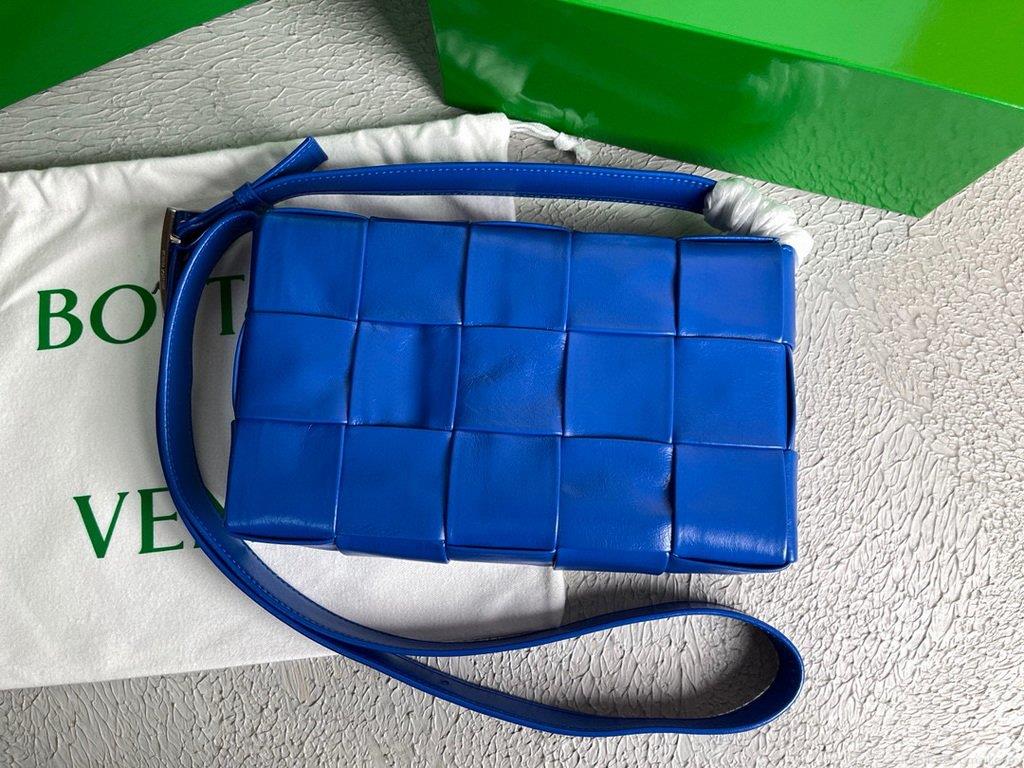 Bottega Veneta BV 667298 Cassette Cross-body Bag 33993 Blue