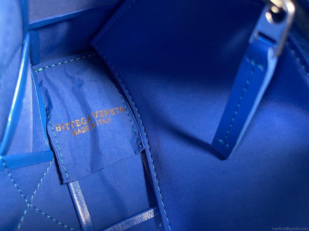 Bottega Veneta BV 667298 Cassette Cross-body Bag 33993 Blue