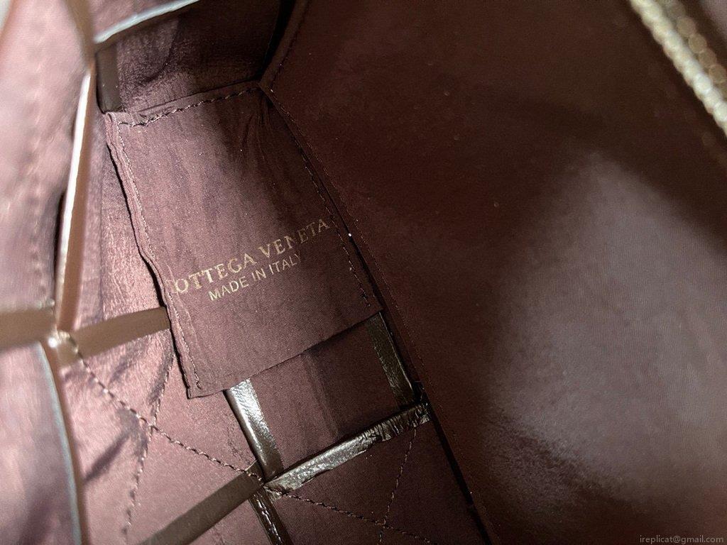 Bottega Veneta BV 667298 Cassette Cross-body Bag 33993 Dark Brown