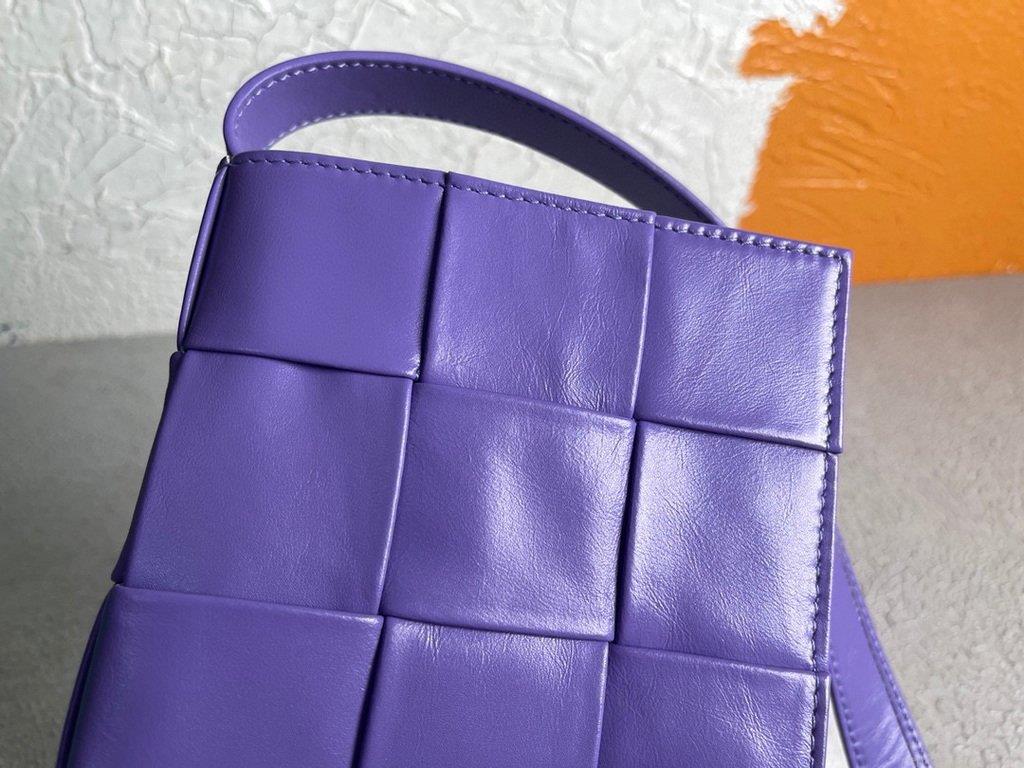 Bottega Veneta BV 667298 Cassette Cross-body Bag 33993 Purple