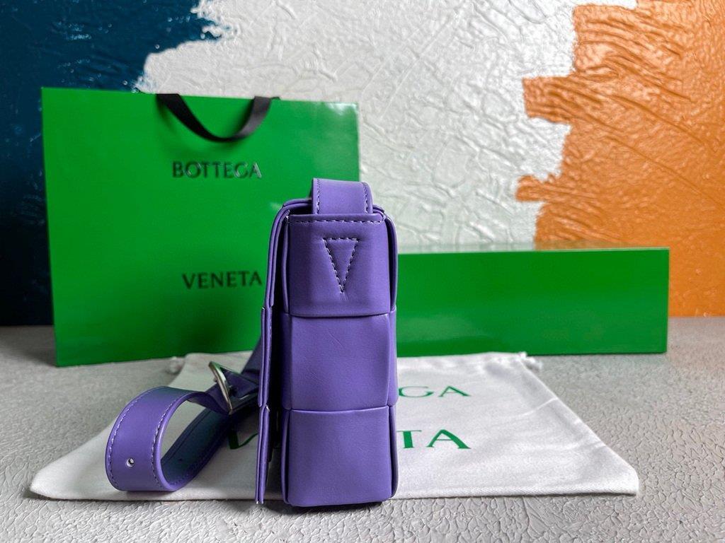 Bottega Veneta BV 667298 Cassette Cross-body Bag 33993 Purple