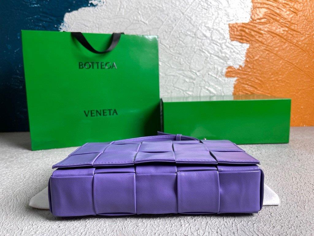 Bottega Veneta BV 667298 Cassette Cross-body Bag 33993 Purple