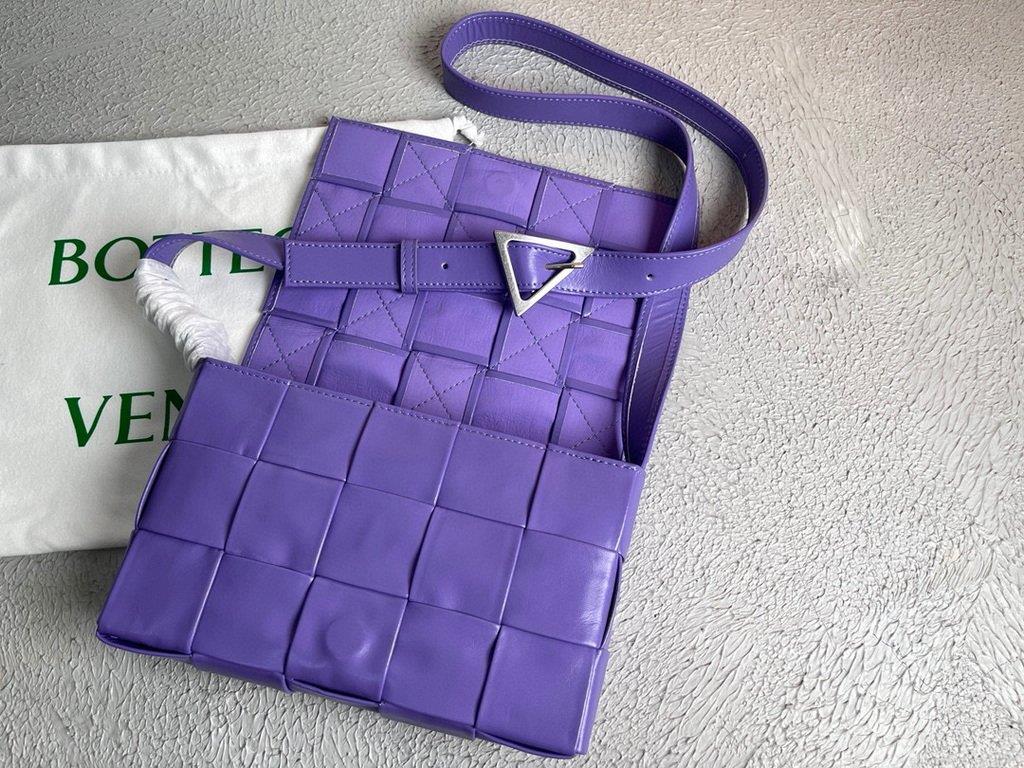 Bottega Veneta BV 667298 Cassette Cross-body Bag 33993 Purple