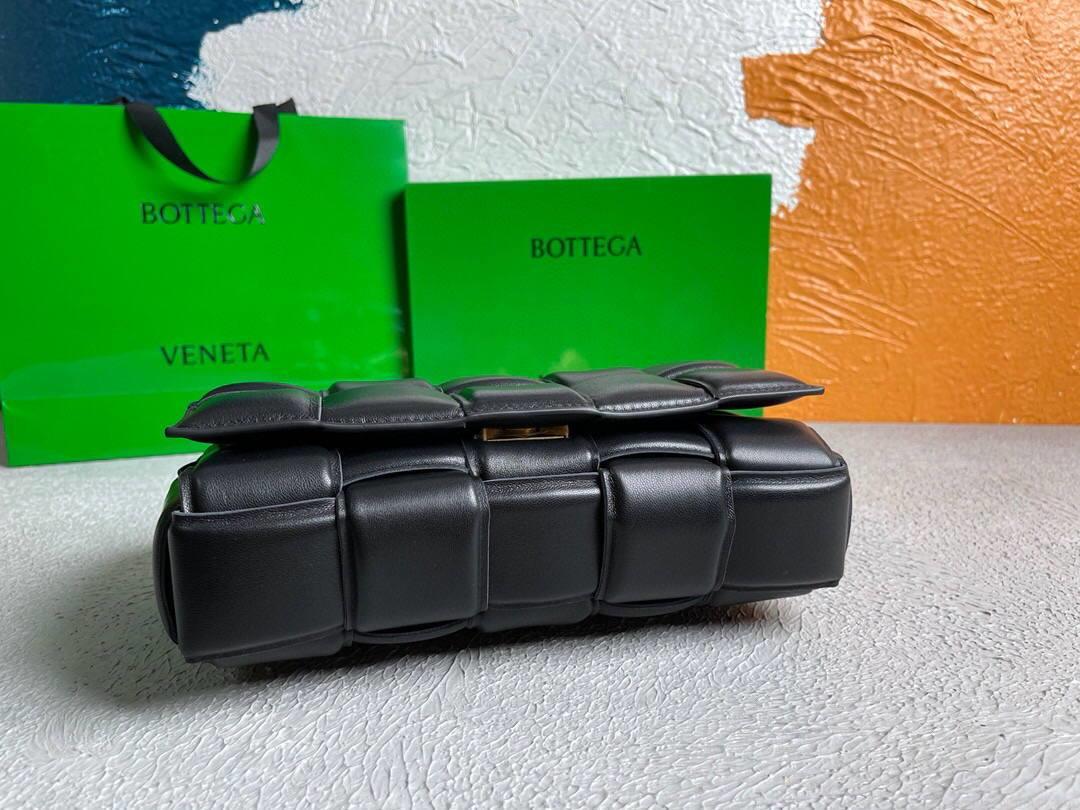 Bottega Veneta BV 20206 Chain Cassette 631421 Black Gold