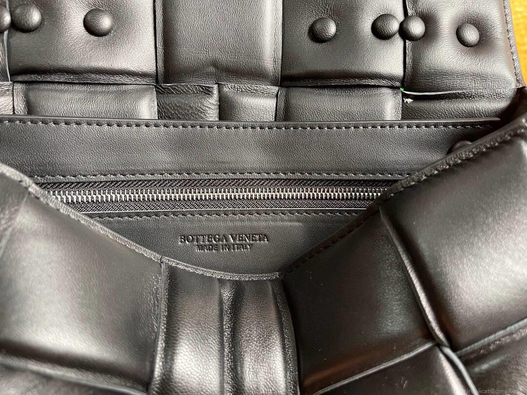 Bottega Veneta BV 20206 Chain Cassette 631421 Black Silver