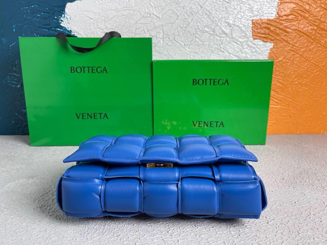Bottega Veneta BV 20206 Chain Cassette 631421 Cobalt Gold