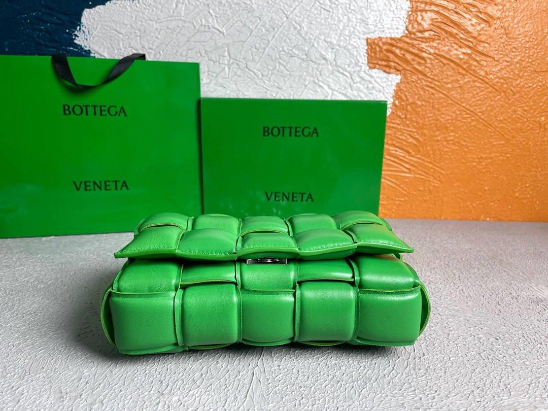Bottega Veneta BV 20206 Chain Cassette 631421 Green Silver
