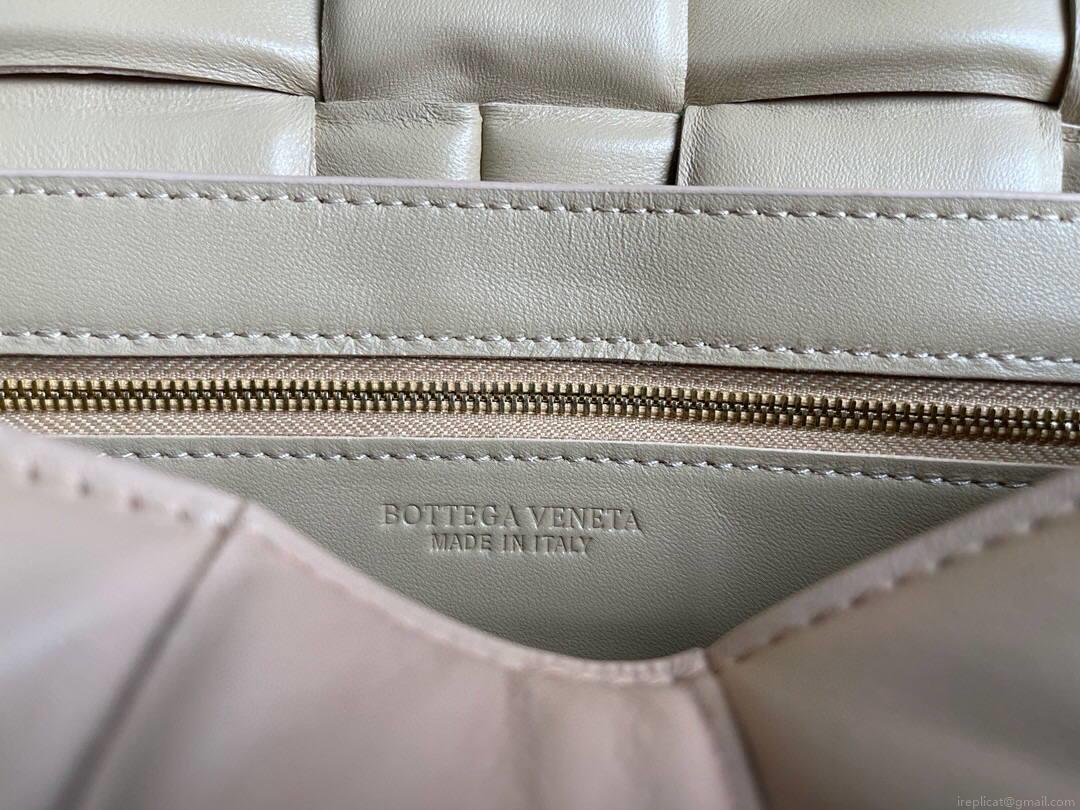 Bottega Veneta BV 20206 Chain Cassette 631421 Light Pink Gold