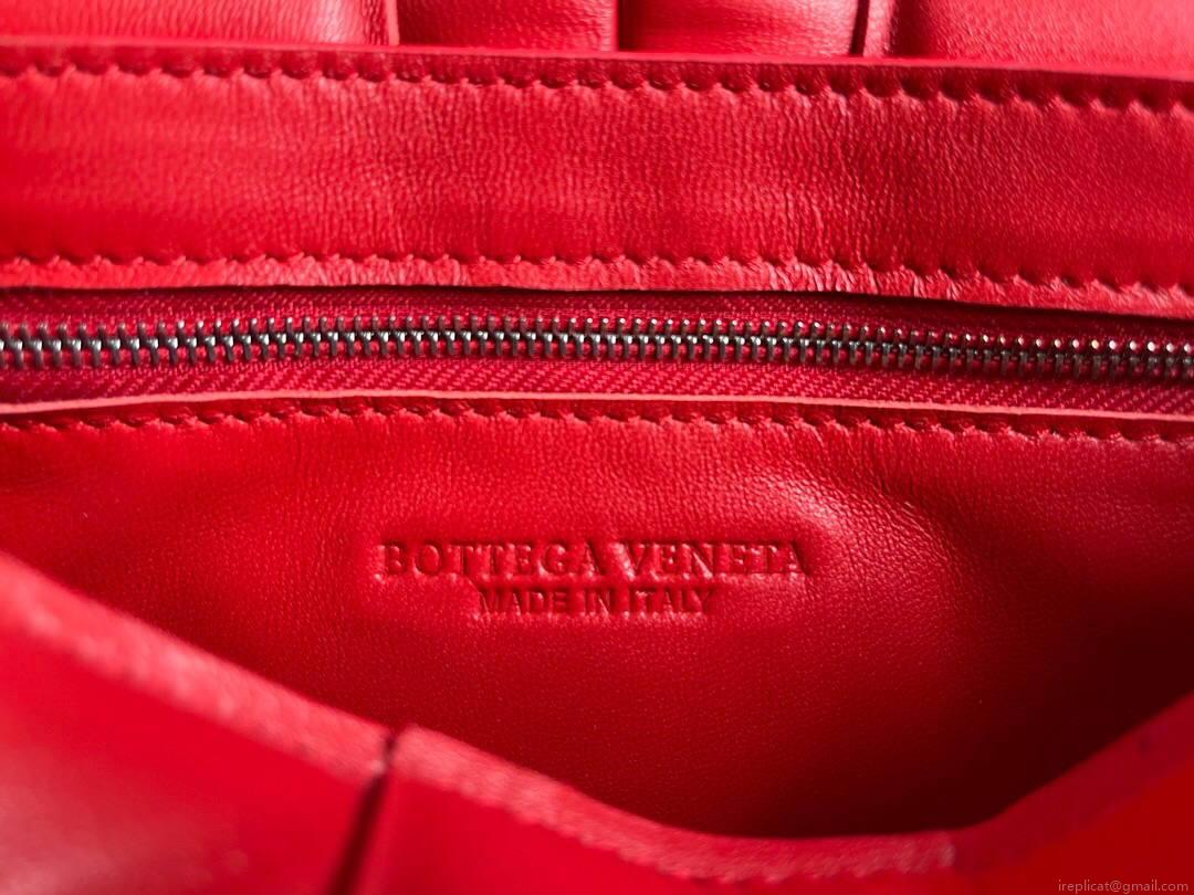 Bottega Veneta BV 20206 Chain Cassette 631421 Red Silver