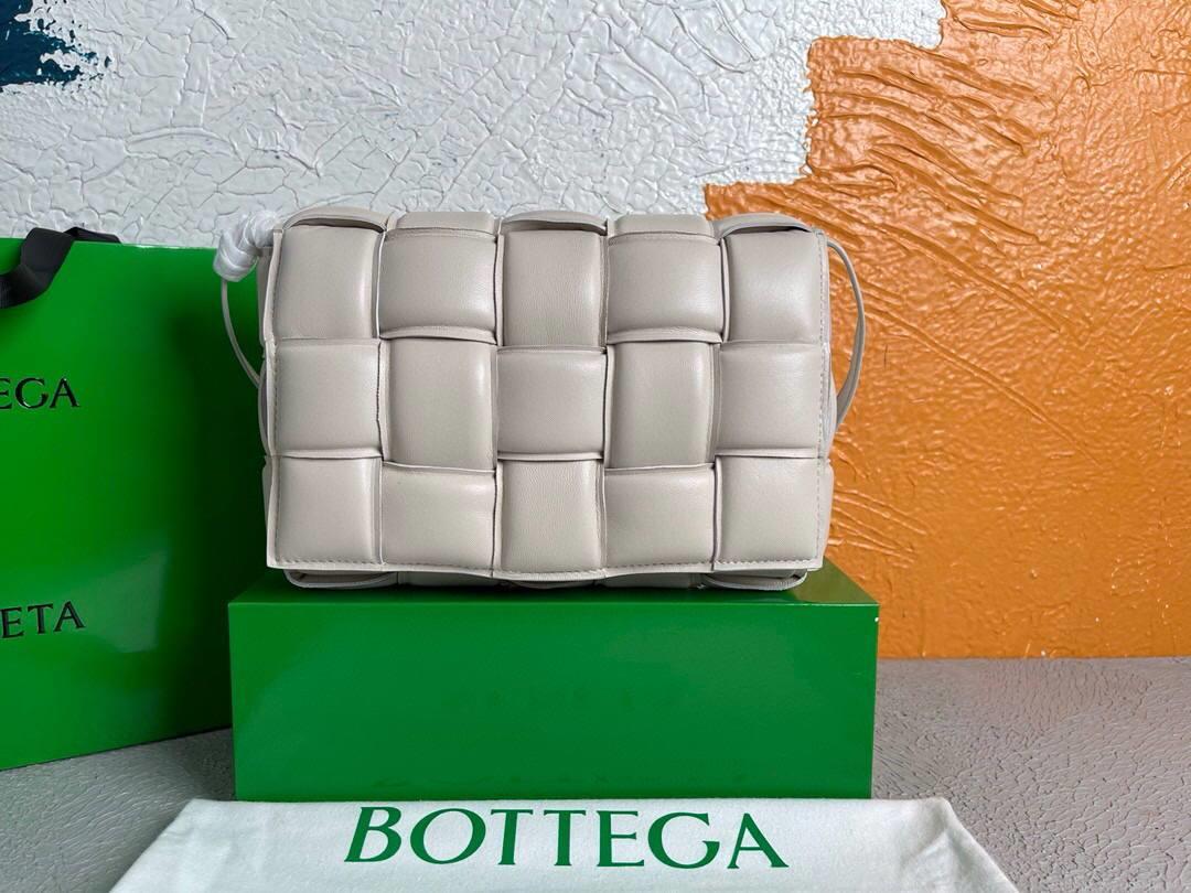 Bottega Veneta BV 20206 Padded Cassette 591970 Beige Gold