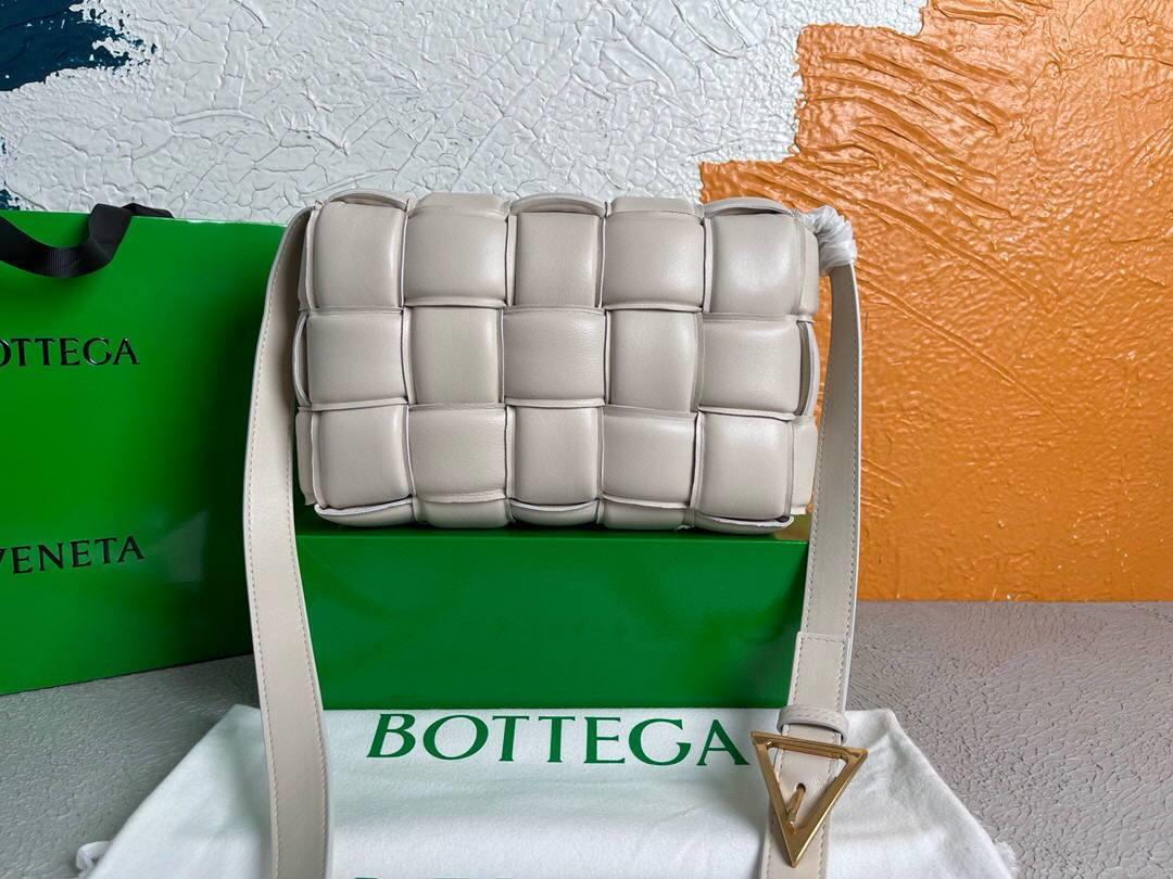 Bottega Veneta BV 20206 Padded Cassette 591970 Beige Gold