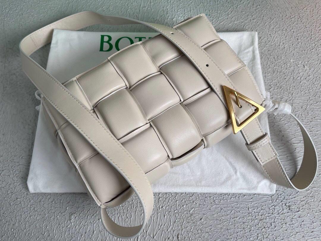 Bottega Veneta BV 20206 Padded Cassette 591970 Beige Gold