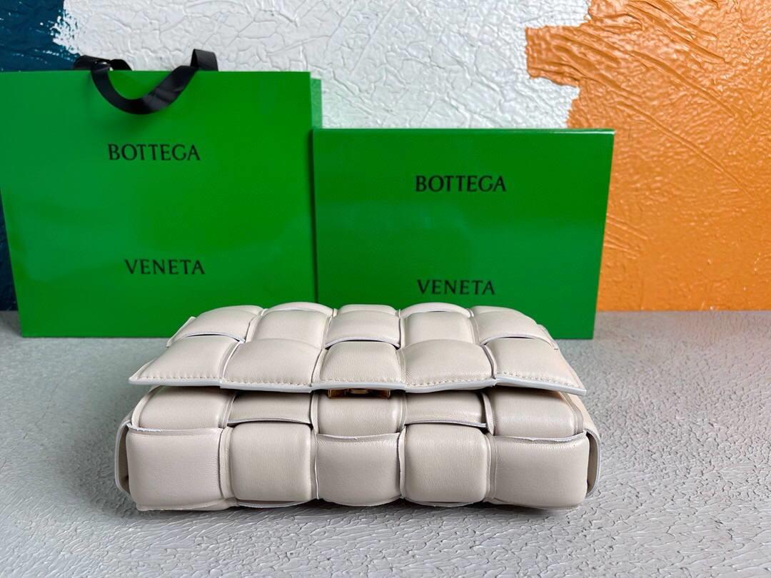 Bottega Veneta BV 20206 Padded Cassette 591970 Beige Gold