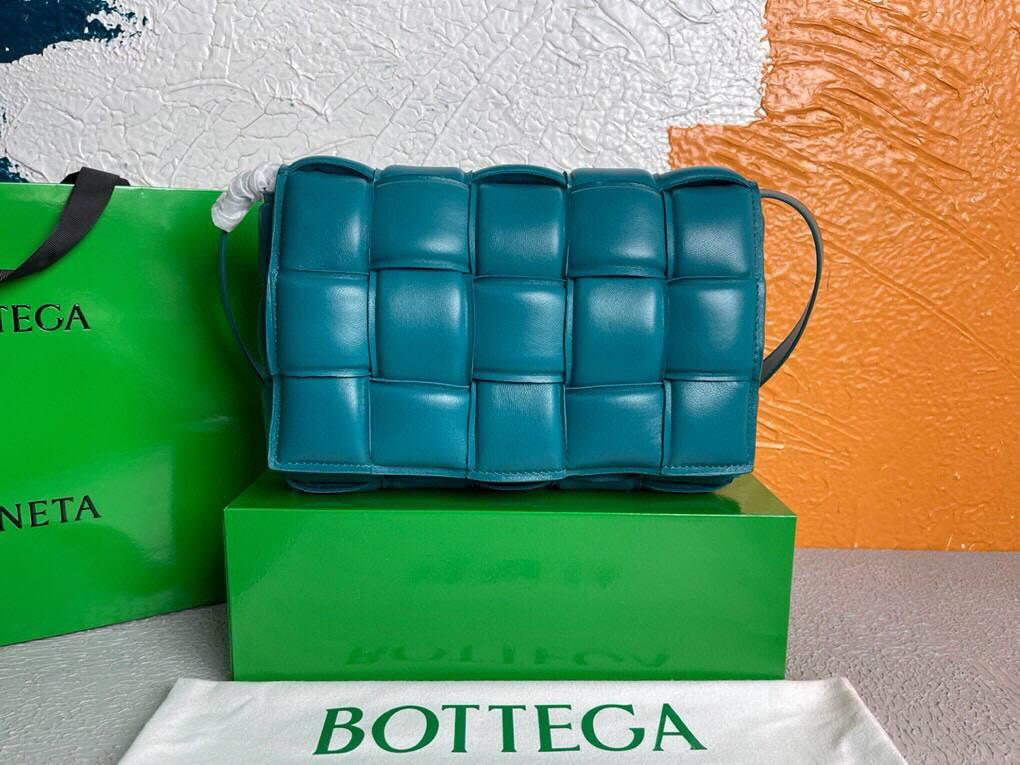 Bottega Veneta BV 20206 Padded Cassette 591970 Blaster