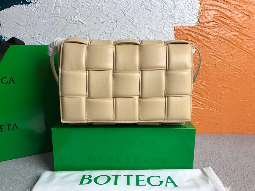 Bottega Veneta BV 20206 Padded Cassette 591970 Porridge