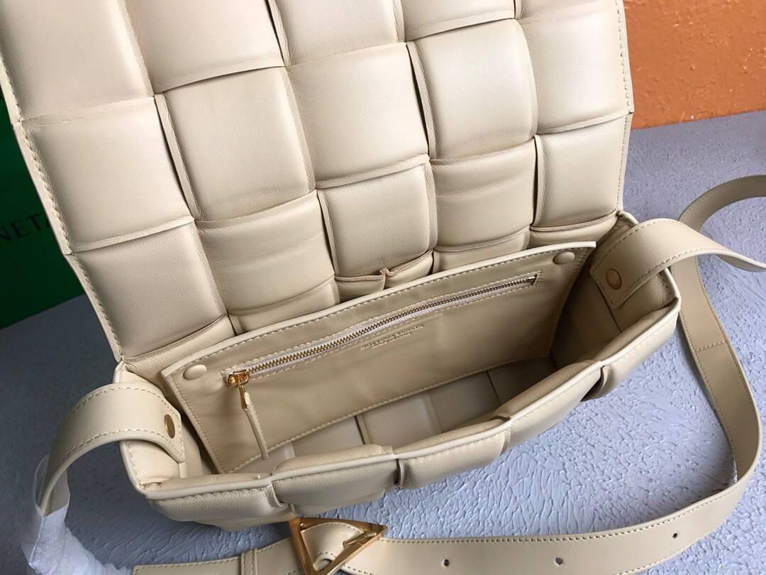 Bottega Veneta BV 20206 Padded Cassette 591970 Porridge