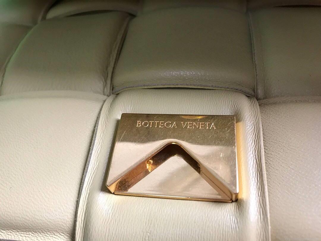 Bottega Veneta BV 591970 Padded Cassette 20206 Apricot