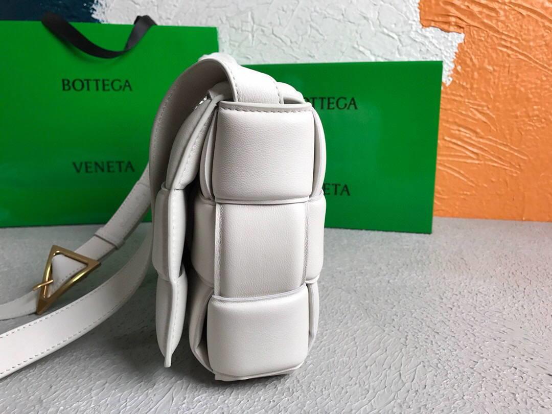 Bottega Veneta BV 591970 Padded Cassette 20206 White Gold