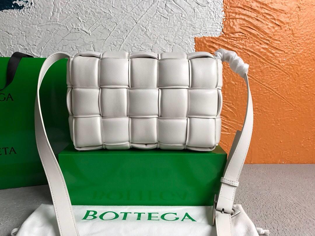Bottega Veneta BV 591970 Padded Cassette 20206 White Silver