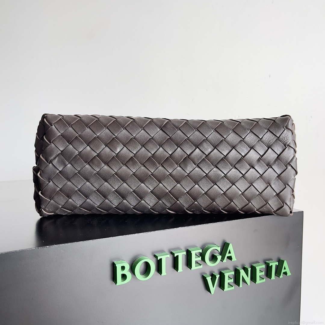 Bottega Veneta BV 743572 Medium Andiamo Drak Brown