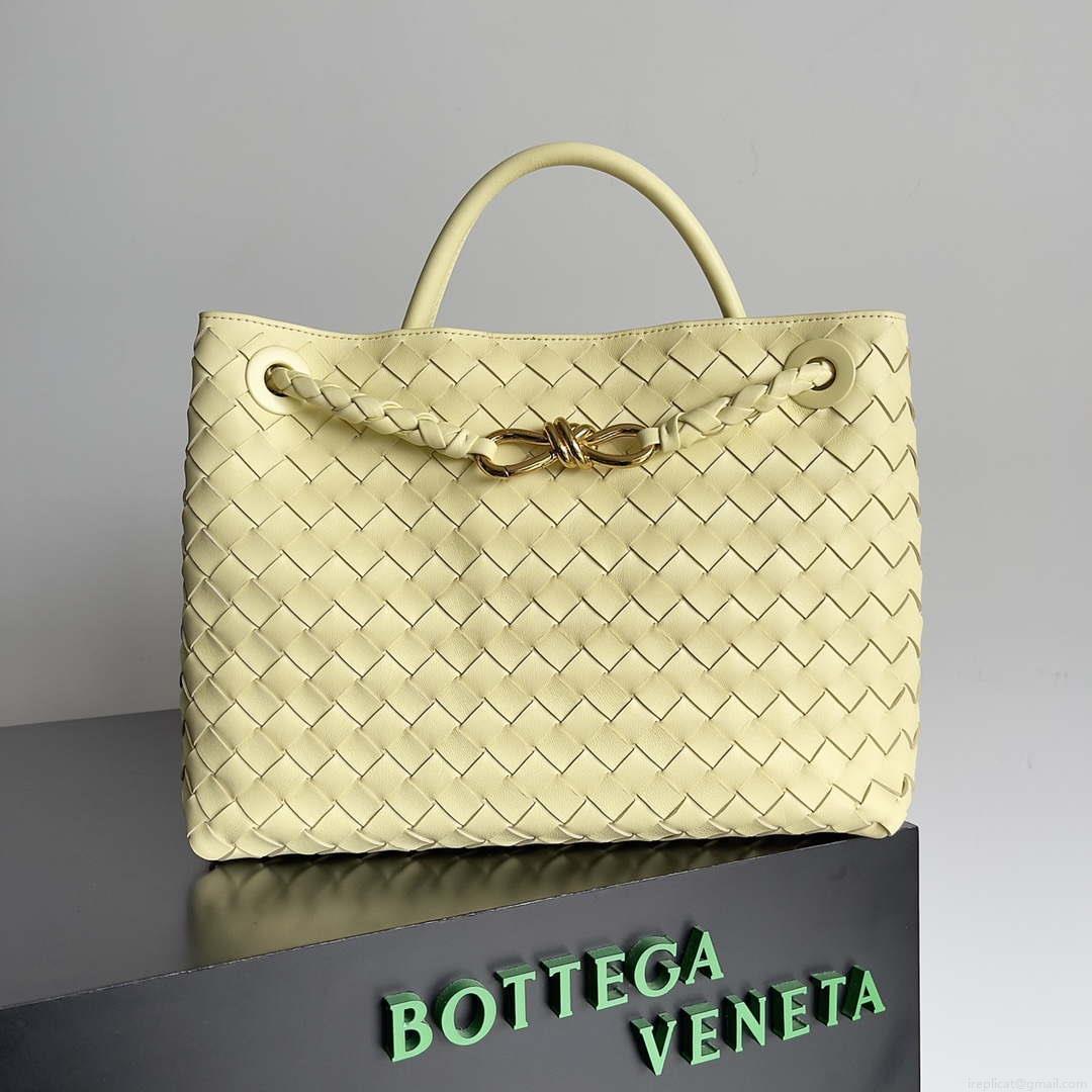 Bottega Veneta BV 743572 Medium Andiamo Ligth Yellow