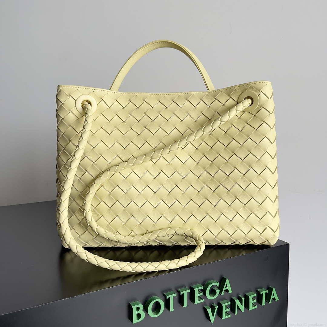 Bottega Veneta BV 743572 Medium Andiamo Ligth Yellow
