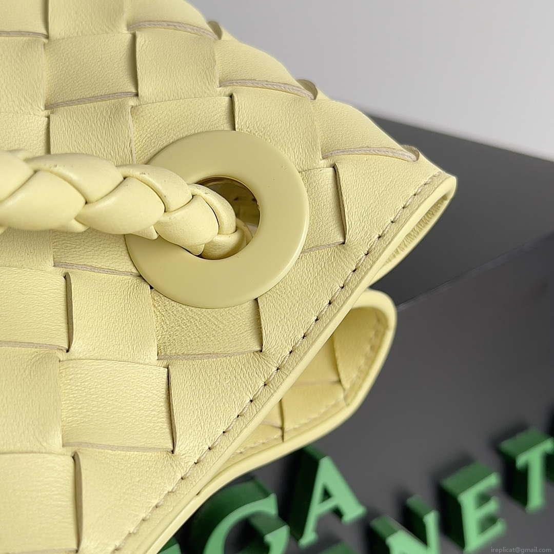 Bottega Veneta BV 743572 Medium Andiamo Ligth Yellow
