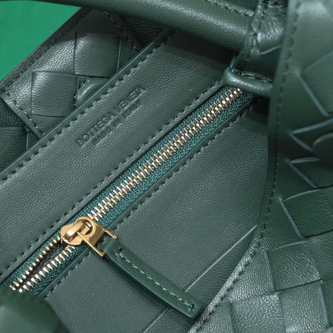 Bottega Veneta BV 743572 Medium Andiamo Dark Green