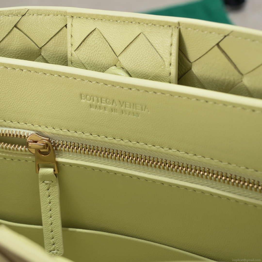 Bottega Veneta BV 743568 Small Andiamo Yellow