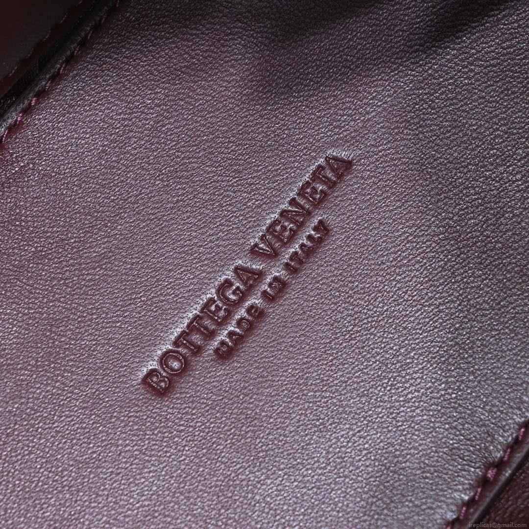 Bottega Veneta BV 743568 Small Andiamo Wine Red