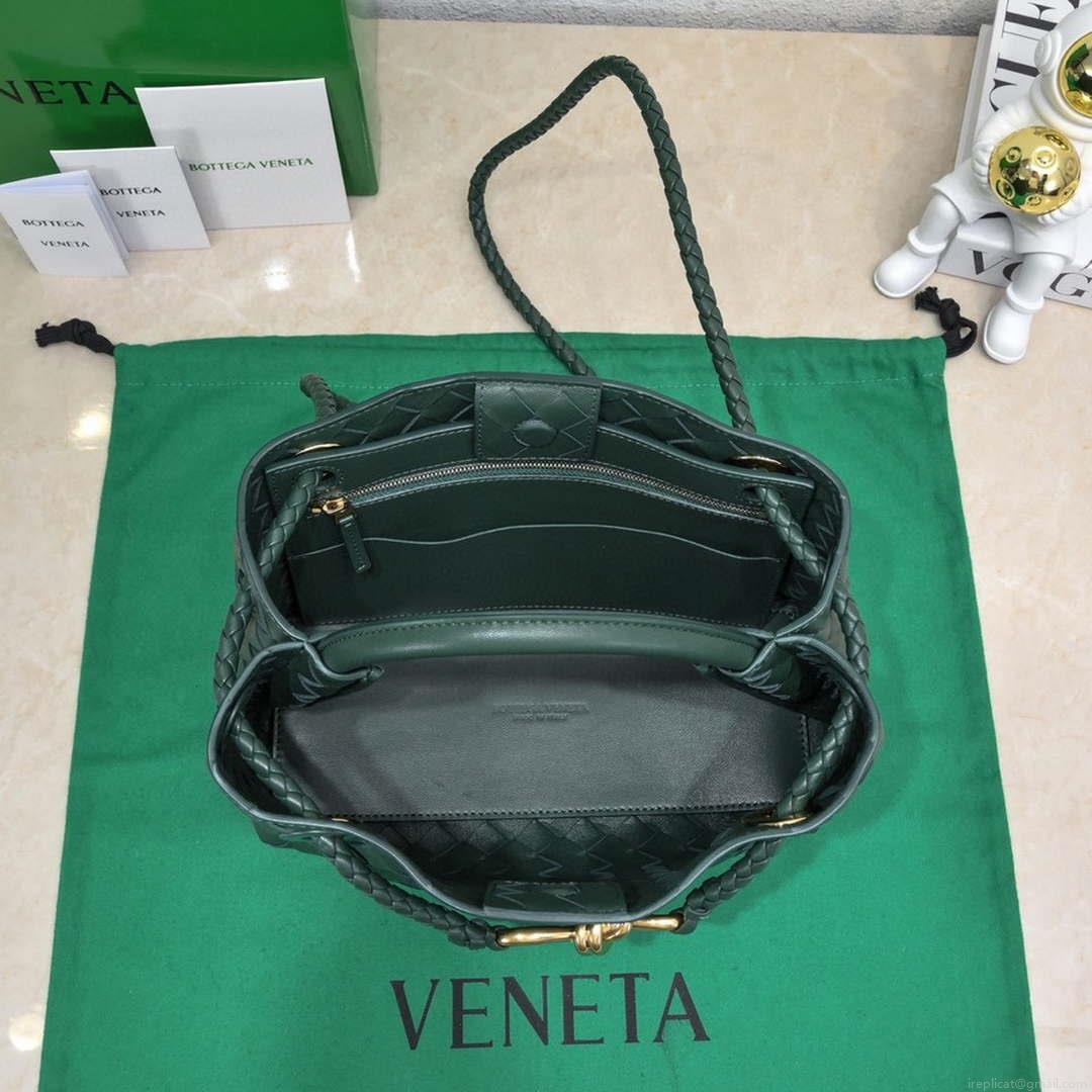 Bottega Veneta BV 743568 Small Andiamo Dark Green